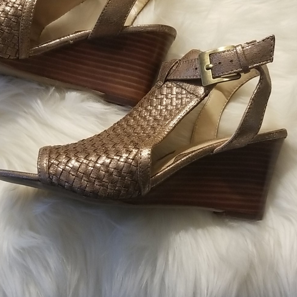 Adrienne Vittadani Shies - Picture 5 of 7